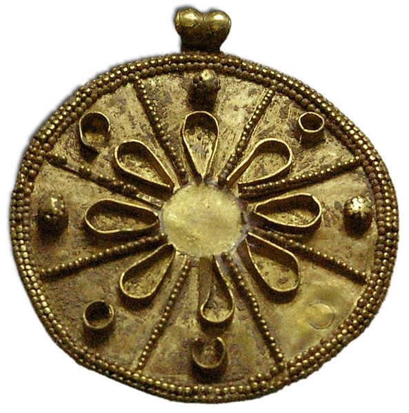 File:Jewel antiquity tabriz.JPG