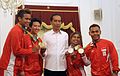 Presiden Jokowi bersama dengan peraih medali emas Olimpiade Rio de Janeiro 2016.