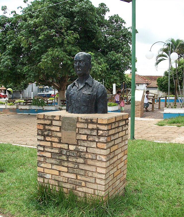 Busto de José Firpo, o fundador