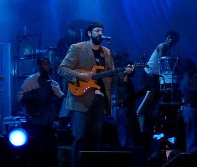 Juan Luis Guerra in concert in Madrid, Spain, during the Para tí tour. July 2005.