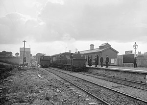 Keady Railway Station (6197564359) (beschnitten) .jpg