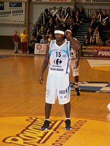 Kelvin Howell sous le maillot boulazacois.jpg