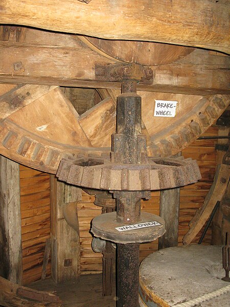 Файл:Keston Mill brake wheel and wallower.JPG