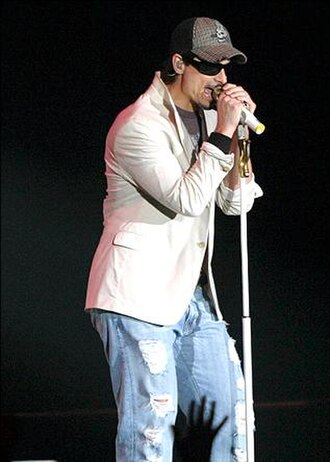 Richardson performing in 2005