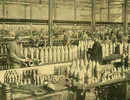 Workers in 1905.