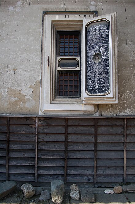 Kura in Kitakata illustrating stepped window shutters