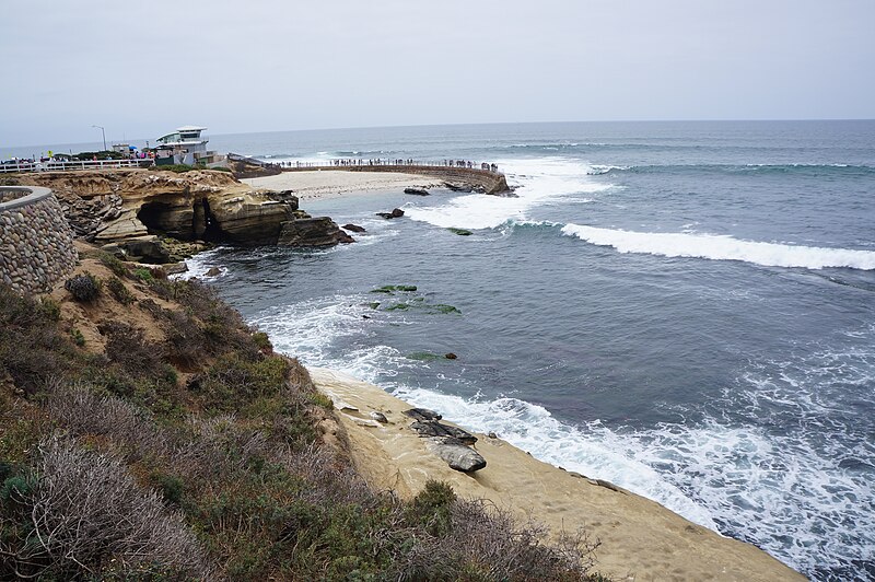 File:La Jolla Cove 12 2016-06-02.jpg