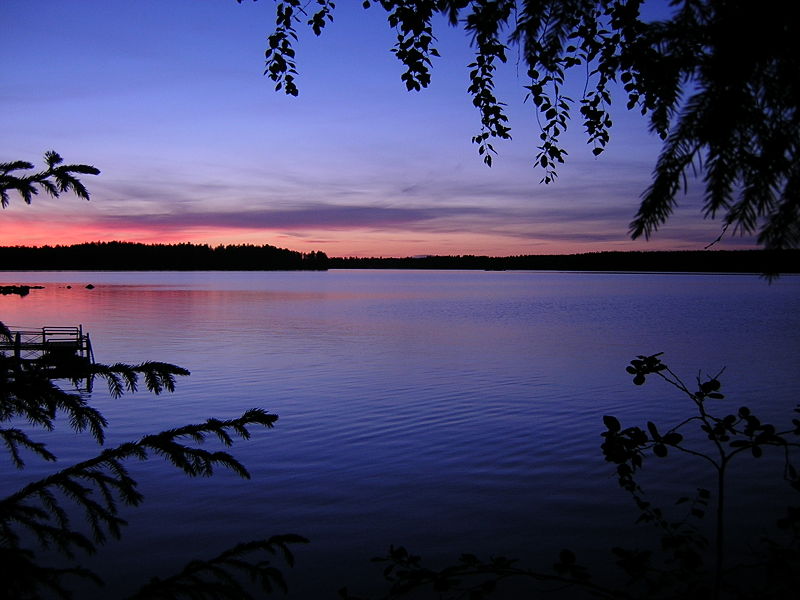 File:Lake Ähtärinjärvi at summer night.JPG