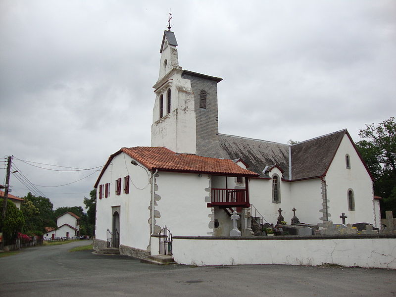 File:Lantabat St-Martin (Pyr-Atl, Fr) church St.Martin sideview.JPG