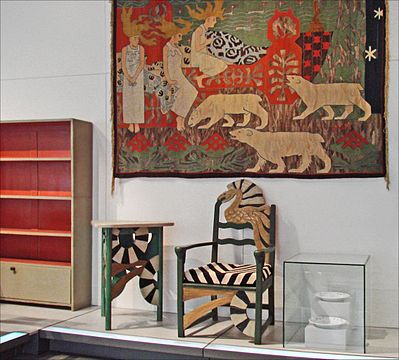 Nordlysdøtrene og møbler designet af Gerhard Munthe i 1890'erne i en dekorativ stil med forbindelser til art nouveau og symbolismen. Fra udstilling i Kunstindustrimuseet i Oslo.