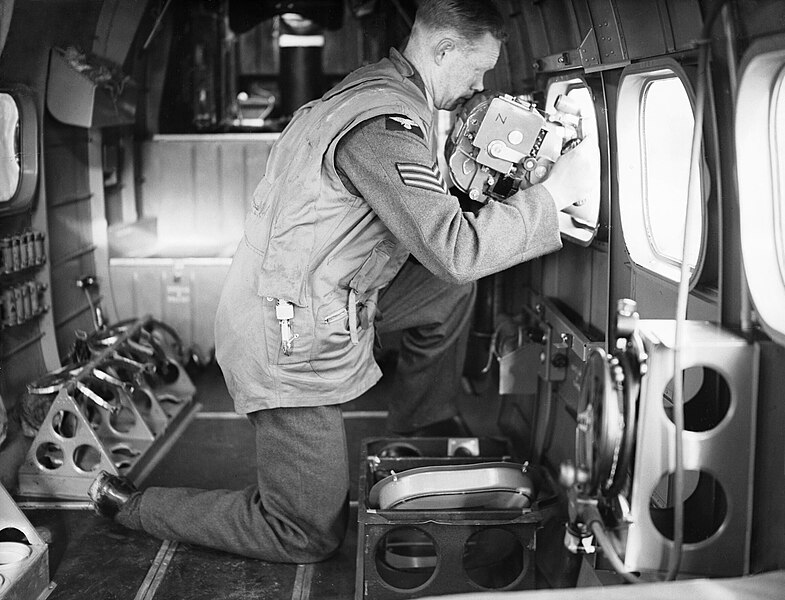 File:Lockheed Hudson - Royal Air Force Coastal Command, 1939-1945. CH58.jpg