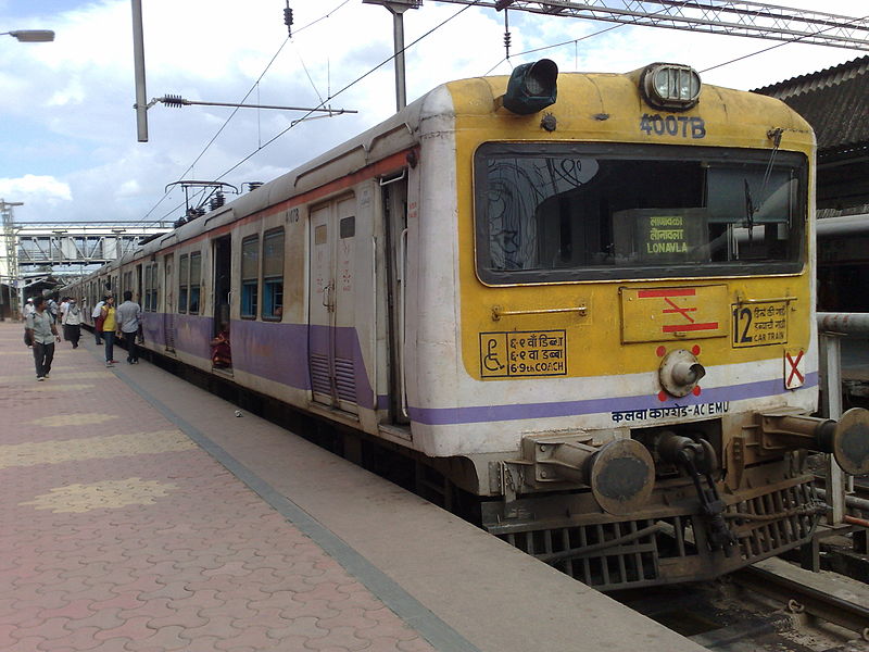 File:Lonavla EMU at Pune platform 6.jpg