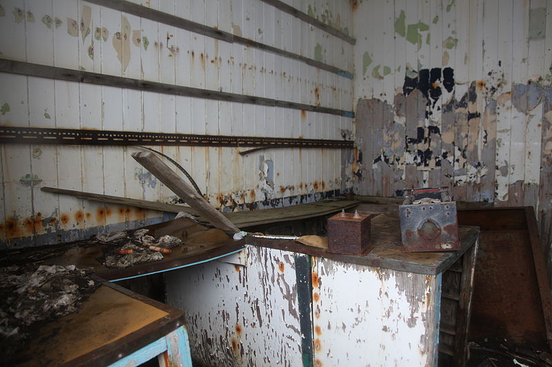 File:Looking inside the abandoned research base at Whalers Bay, Deception Island (6024243282).jpg