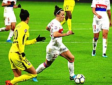 Lucy Bronze PSG 2017.jpg