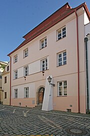 File:Měšťanský dům (Hradec Králové), Dlouhá 213.JPG