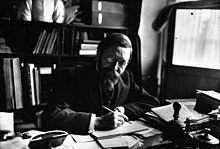 Pierre de Nolhac at his desk, 1911