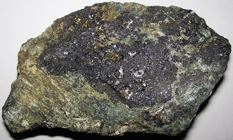 File:Magnetite-pyrite-actinolite rock (Jurassic, 156-162 Ma; Mina 5, Marcona Magnetite Deposit, Ica Department, Peru) 3.jpg