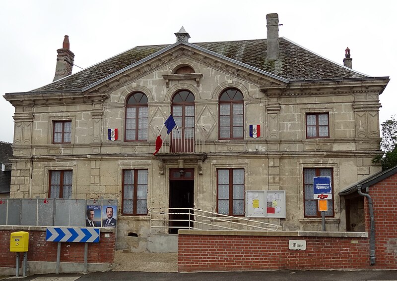 File:Mairie Molinchart.JPG