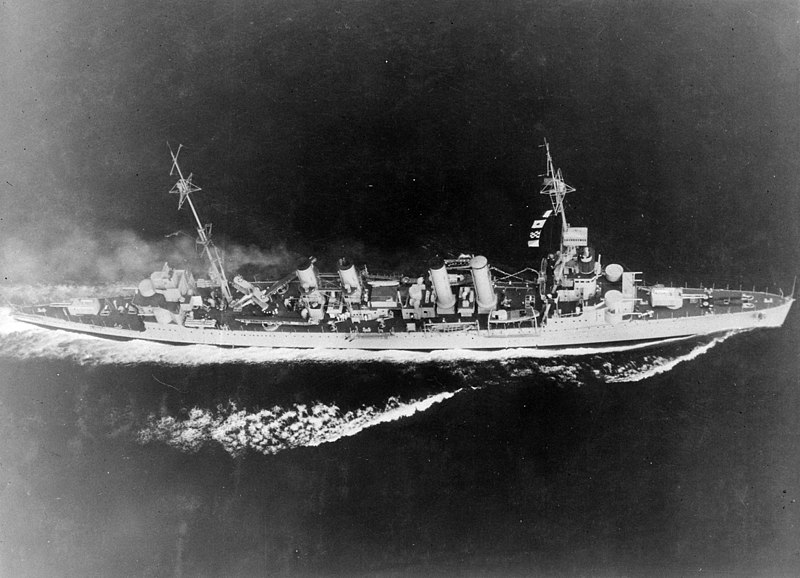 File:Marblehead (light CL12). Aerial, starboard side, underway - NARA - 520828.jpg