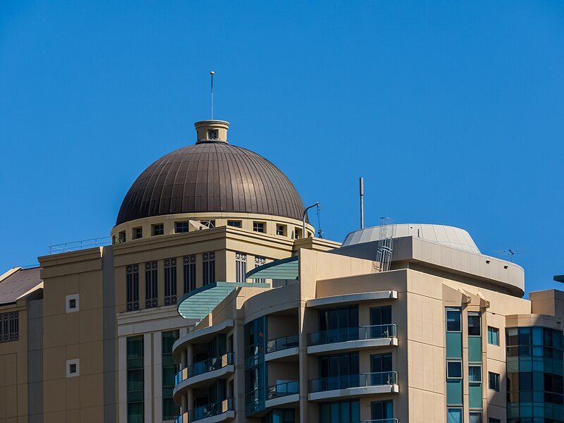 File:Marriot Hotel dome Petrie Bight Brisbane P1040608.jpg