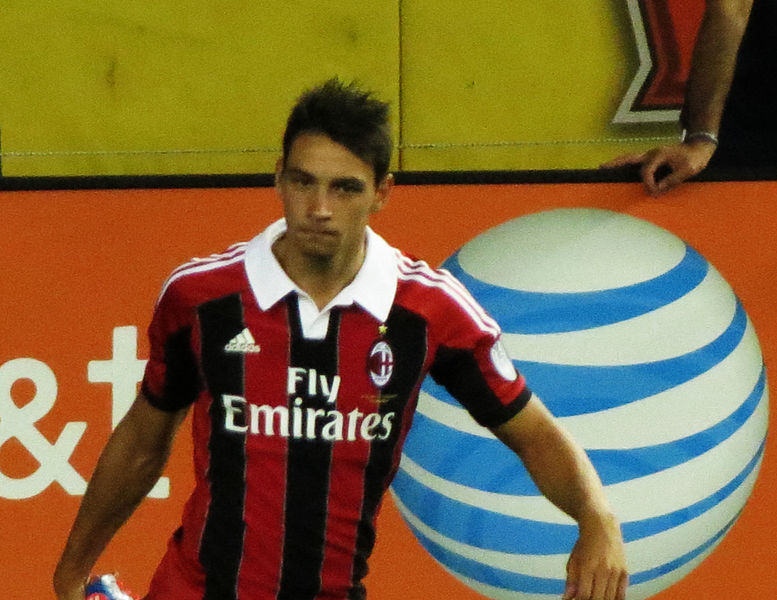 File:Mattia De Sciglio, Milan 2012.jpg