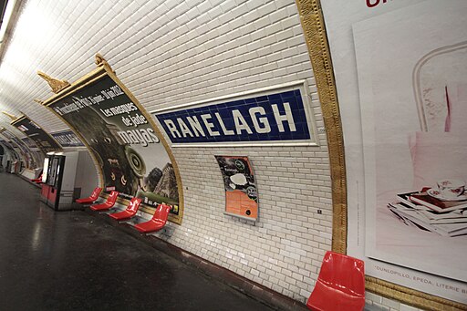 Metro de Paris - Ligne 9 - Ranelagh - Motte seats