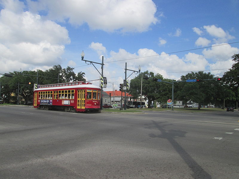 File:MidCityMay2015 Carrollton Orleans Streetcar.jpg