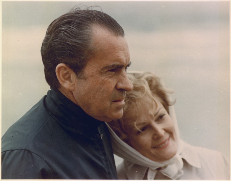 File:Mr. and Mrs. Nixon on the beach in San Clemente - NARA - 194342.tif