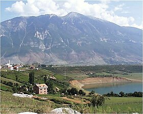 Le mont Gjallica, vu depuis Kukës