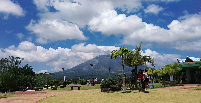 File:Mt.mayon view.jpg