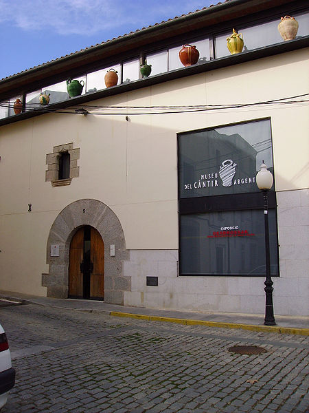 File:Museu del Càntir Argentona Catalunya.JPG