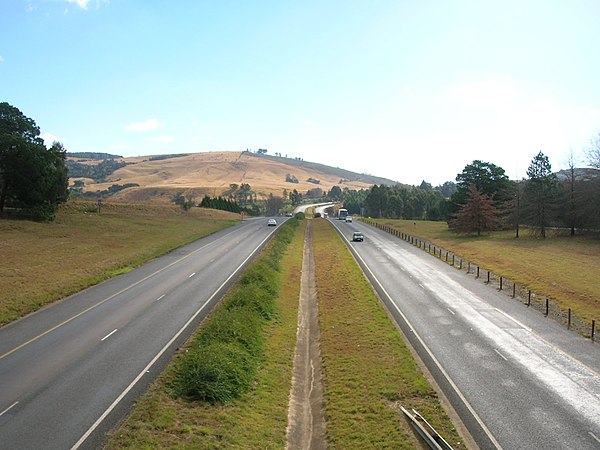 A section of the N3 in the KwaZulu-Natal Midlands, showing the dual-carriageway freeway.