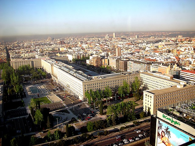 The Ministry has its headquarters in the Nuevos Ministerios government complex.