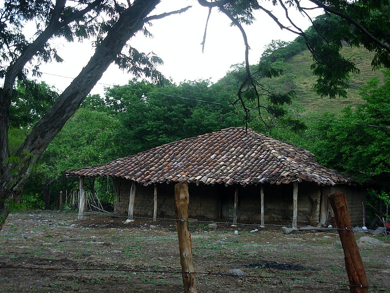 File:OLD HOUSE - panoramio - Daniel chavez castro.jpg