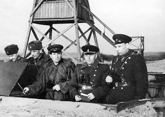Ogarkov (right) along with other Soviet officers of the Group of Soviet Forces in Germany (1961)