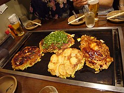 Okonomiyaki by S ei in Osaka.jpg 