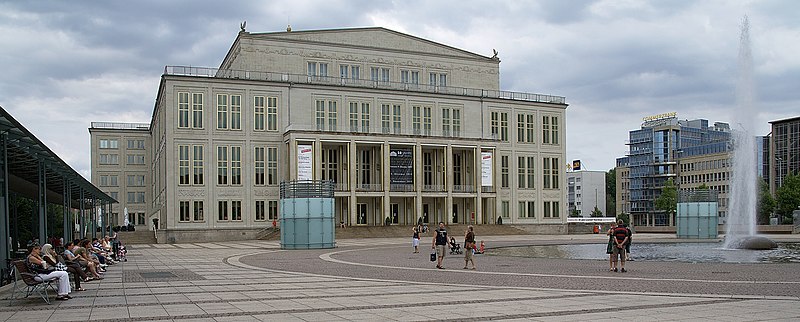 File:Oper in Leipzig - panoramio.jpg