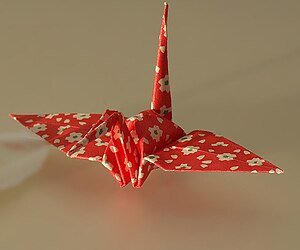 Origami crane cropped.jpg