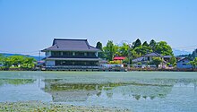 御手作堤と鶴舞温泉（秋田県由利本荘市）