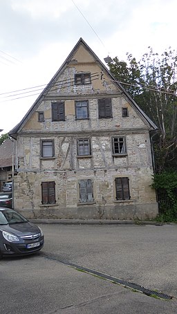 Ottmarsheim (Besigheim), Adlerstraße 14, Ehemaliges Gasthaus Adler mit Garten, P1260621