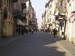 Gate i sentrum av Pavia