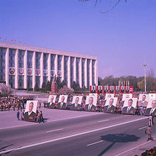 May Day in the Moldavian Soviet Socialist Republic in the 1970s Parade of the May 1 demonstrations (70-ies). (6984904464).jpg