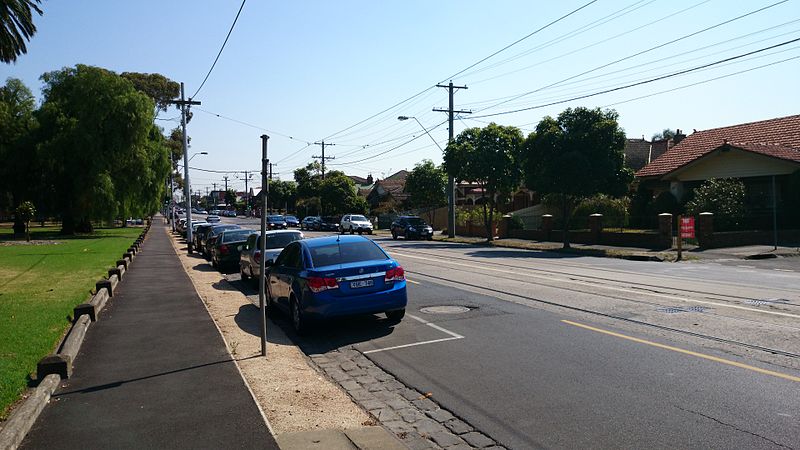 File:Pascoe Vale Road at Moonee Ponds.jpg