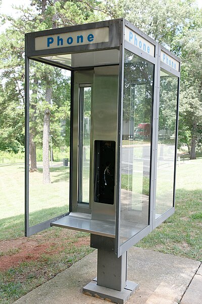 File:Phone booth in North Carolina.jpg