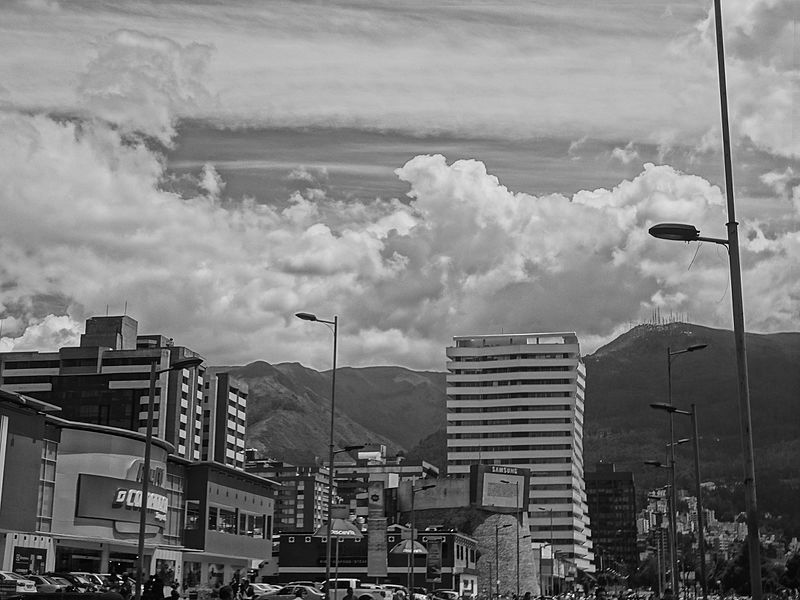 File:Pichincha Volcano, pic b.jpg