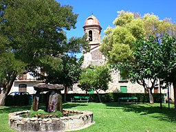 Plaça del dolmen.JPG