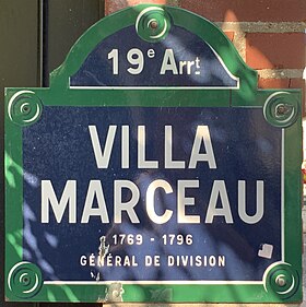 Voir la plaque.