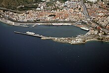 Il porto della città