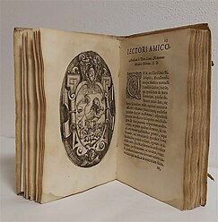 De auro dialogi tres. In quibus non solum de Auri in re Medica facultate verum etiam de specifica eius & caeterarum rerum forma ac duplici potestate qua mixtis in omnibus illa operatur copiose disputatur. Medico Hebraeo Auctore. Abraham ben David Portaleone, Baptistam a Porta, Venezia, 1584.