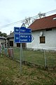 Čeština: Dopravní značky/silniční ukazatele ve vesnici Pozovice, kraj Vysočina English: Road signs in the village of Pozovice, Vysočina Region, CZ